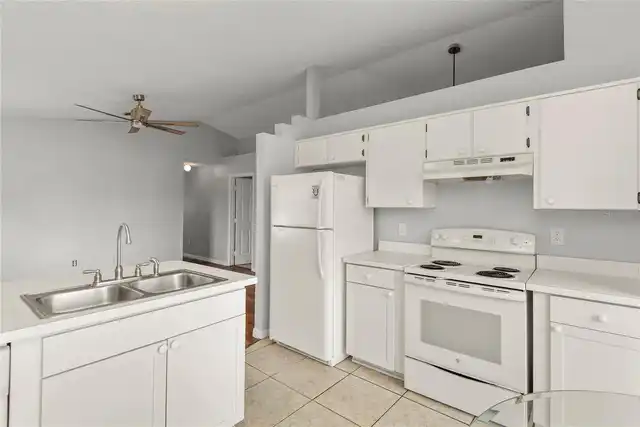 Listing Photo 10