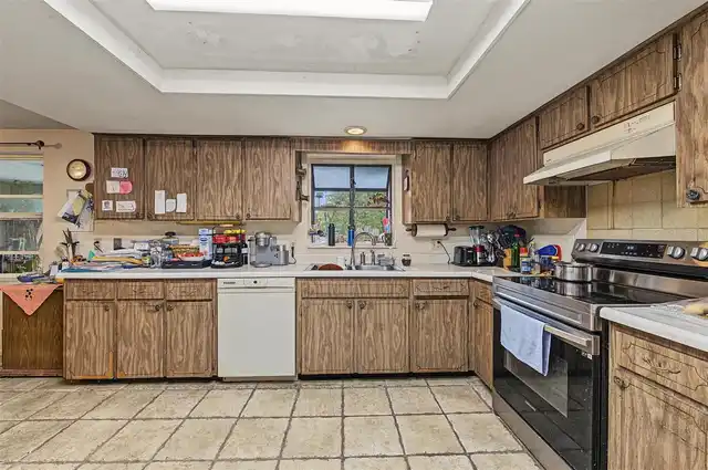 Listing Photo 15