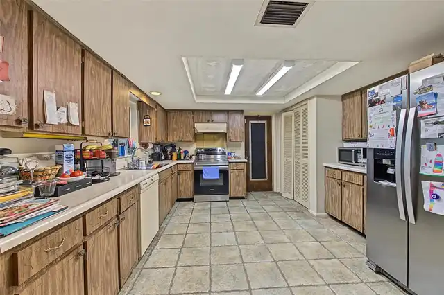 Listing Photo 16