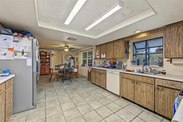 Listing Photo 17