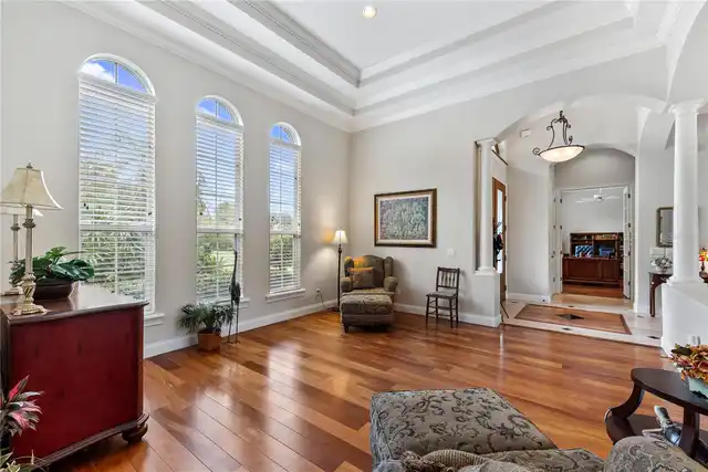 Listing Photo 11