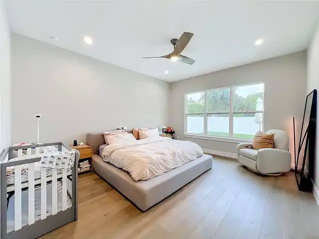 Listing Photo 17