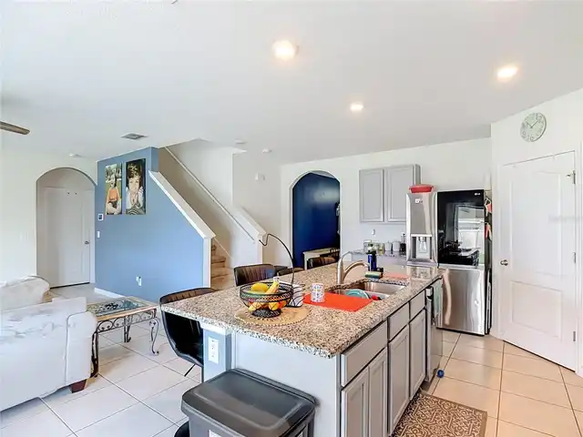 Listing Photo 9