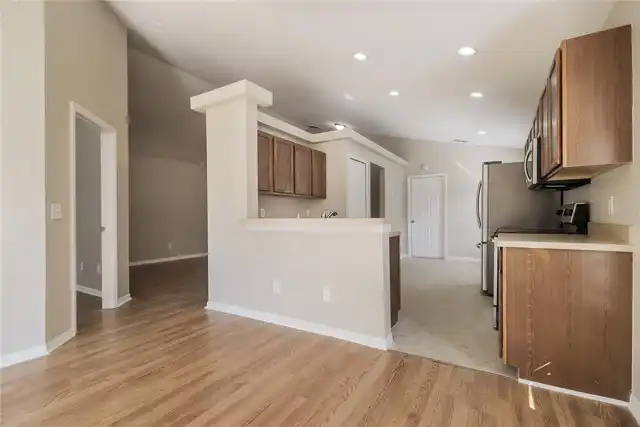 Listing Photo 6