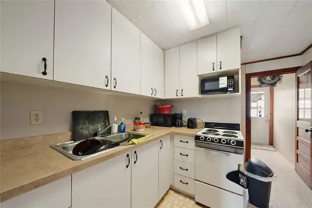 Listing Photo 11