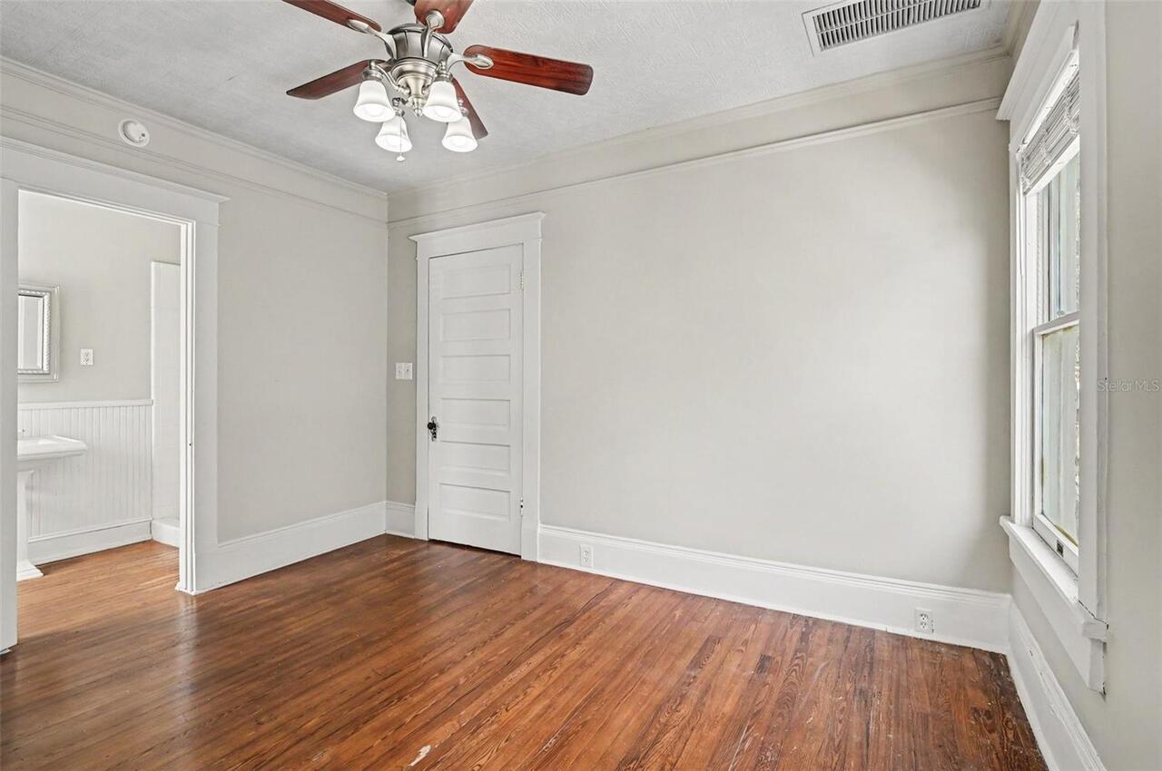 Listing Photo 9
