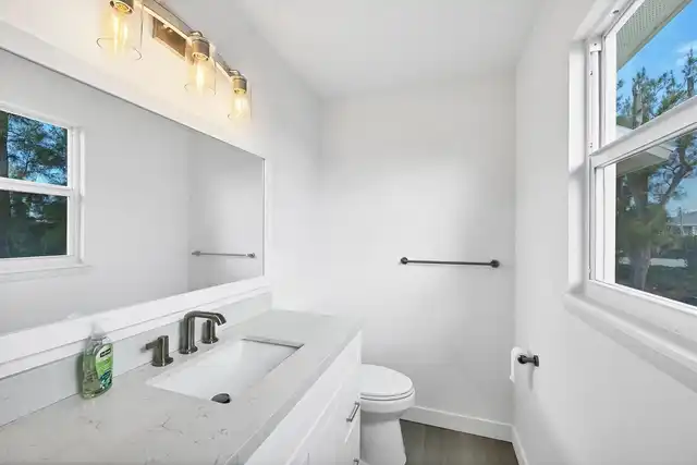 Listing Photo 11
