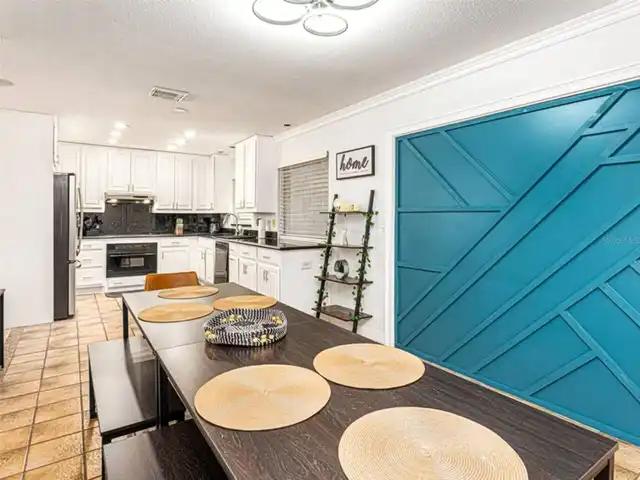 Listing Photo 7