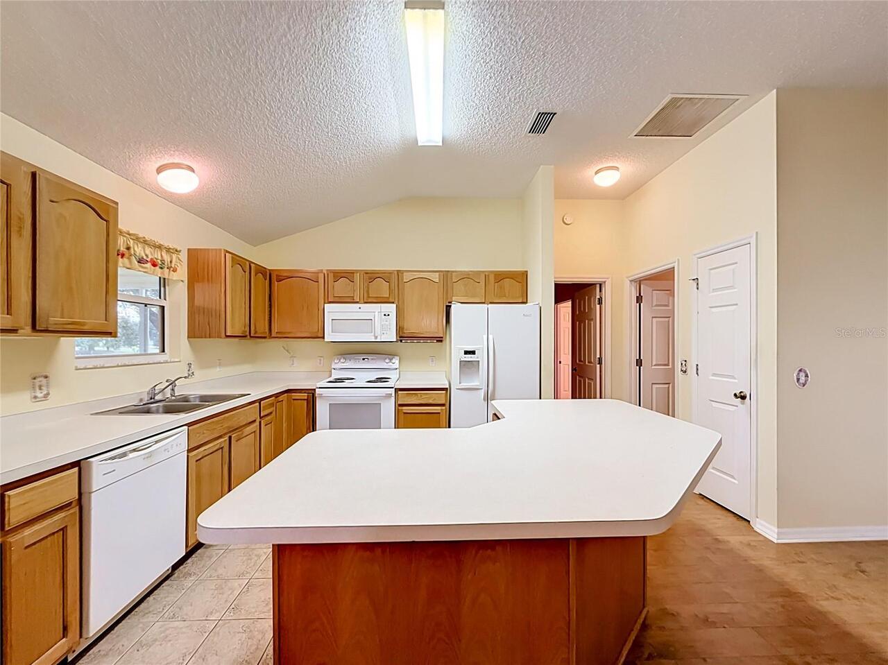 Listing Photo 15