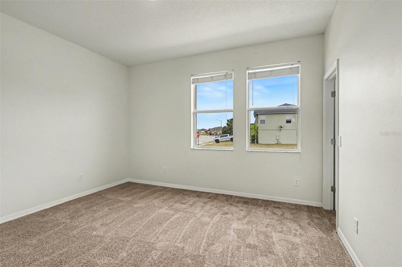 Listing Photo 9