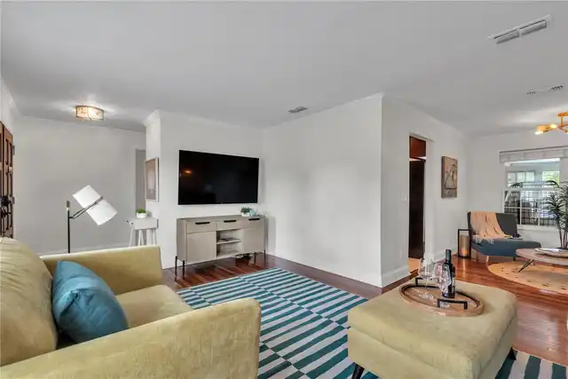 Listing Photo 6