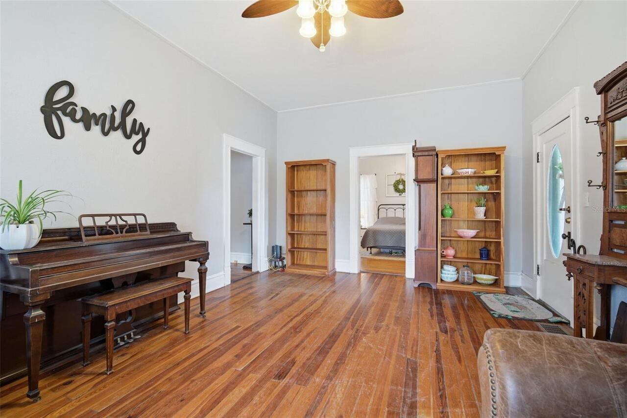 Listing Photo 12