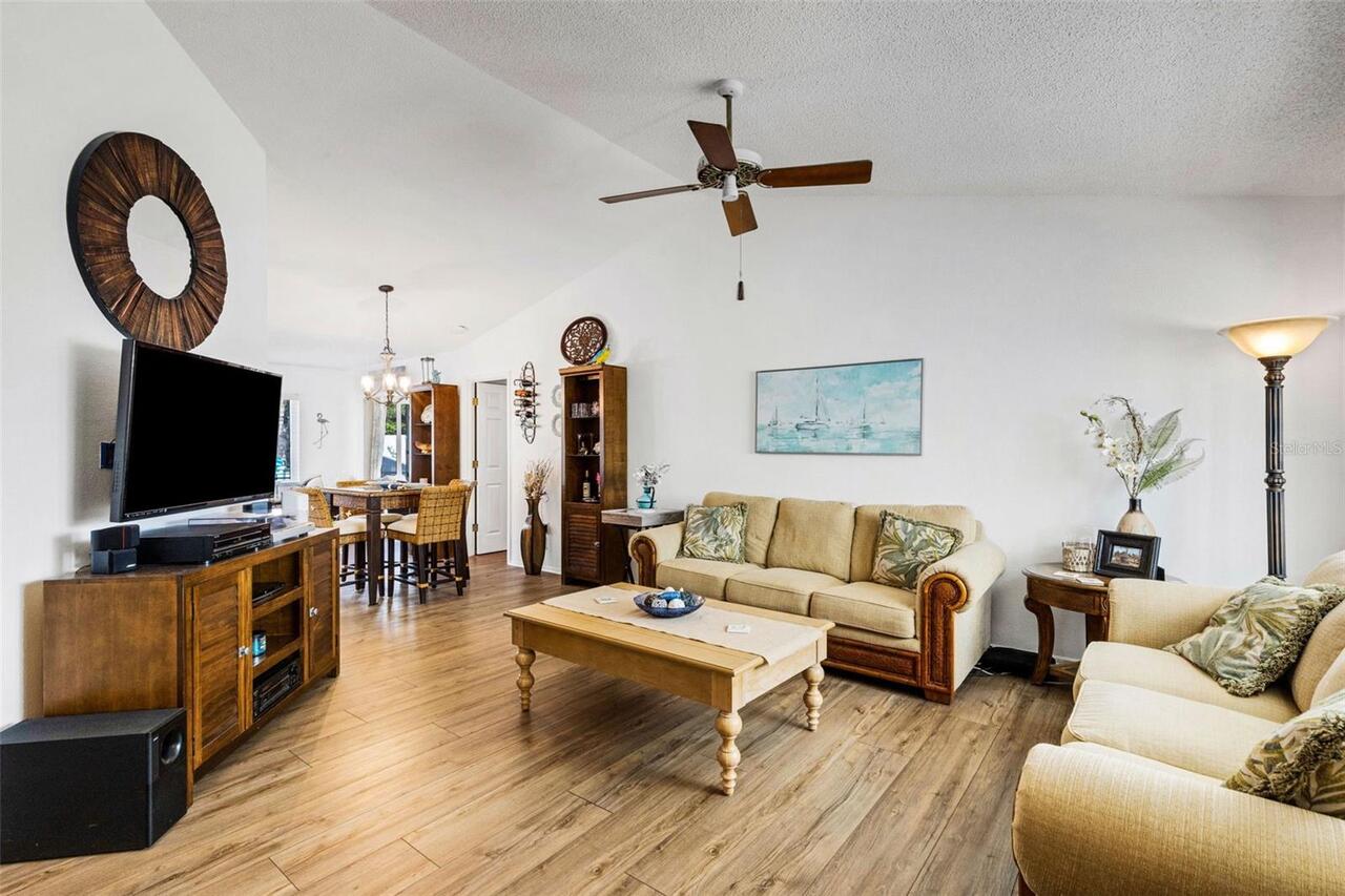 Listing Photo 17