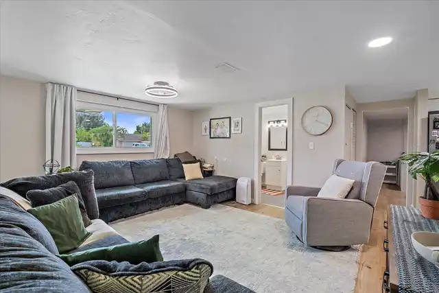 Listing Photo 7
