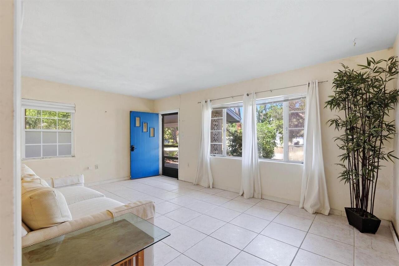 Listing Photo 11