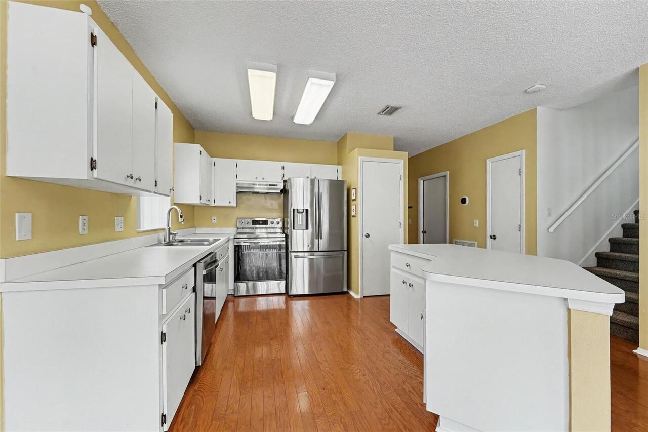 Listing Photo 12