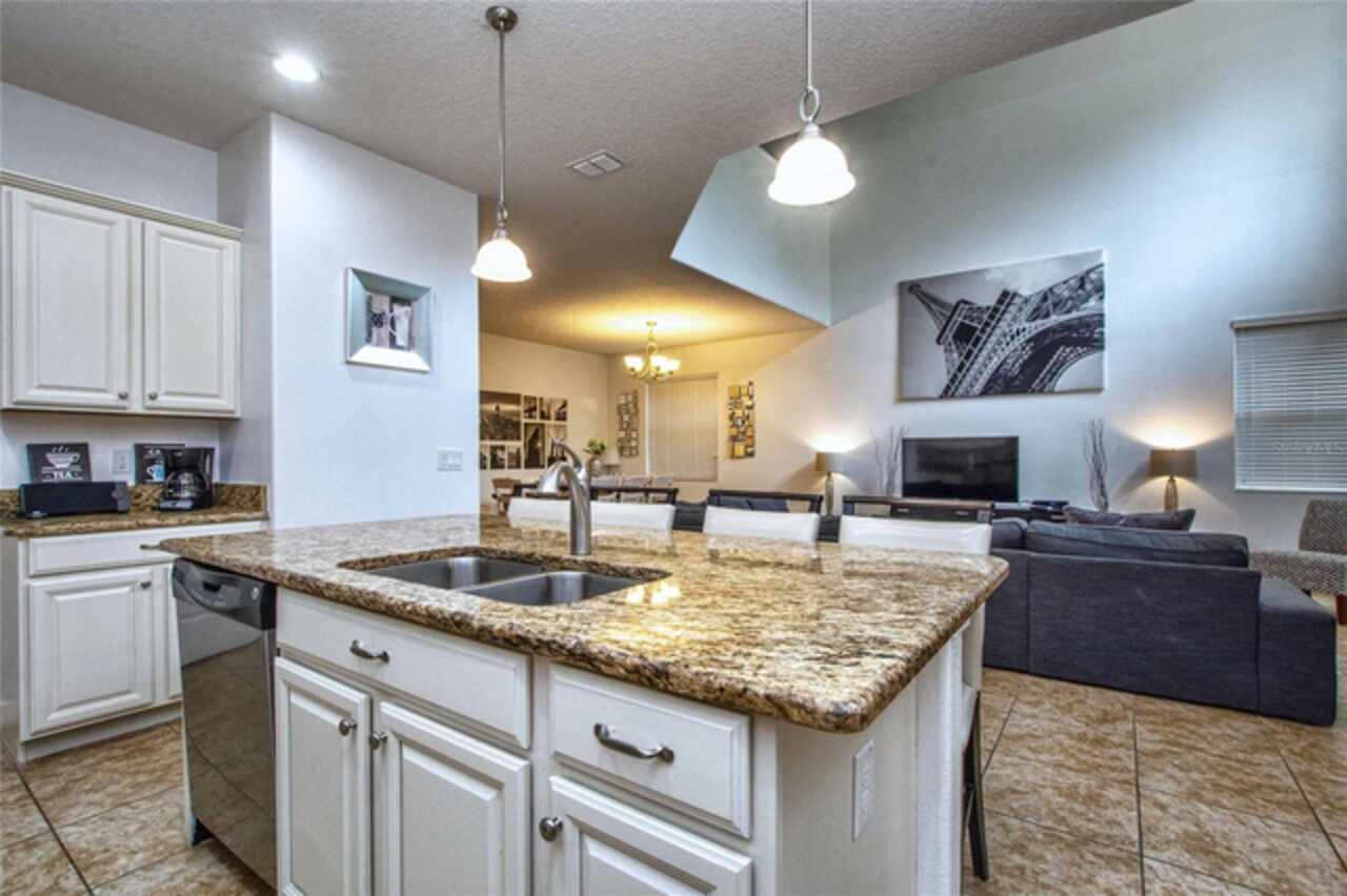 Listing Photo 10