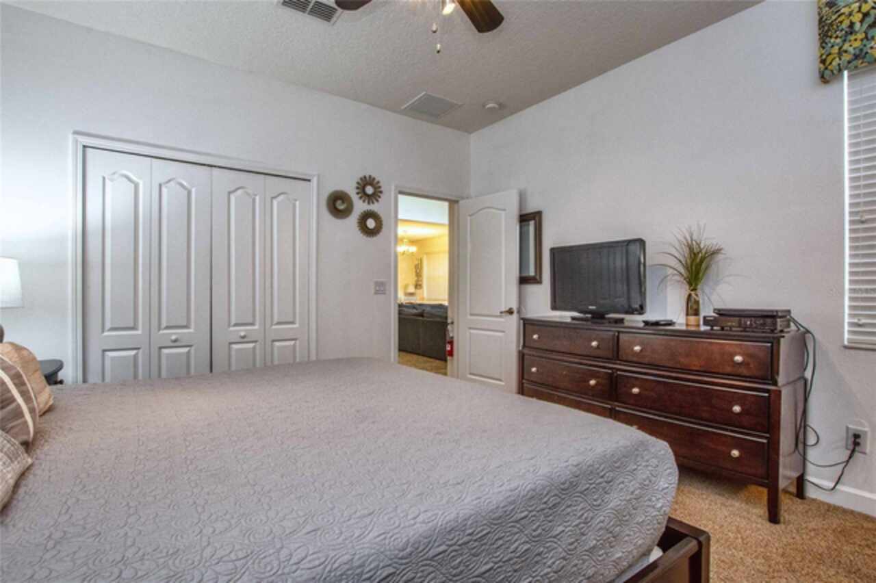 Listing Photo 12