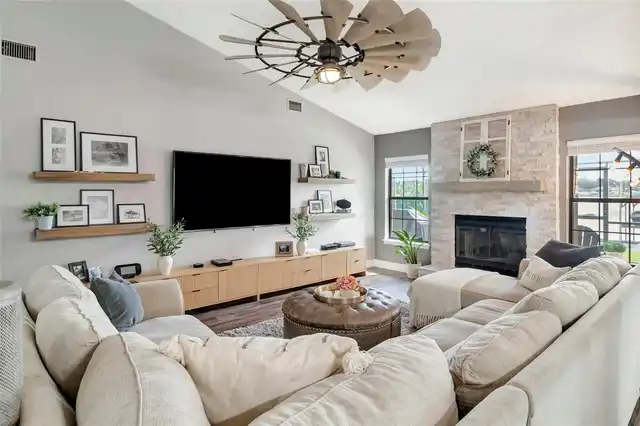 Listing Photo 11