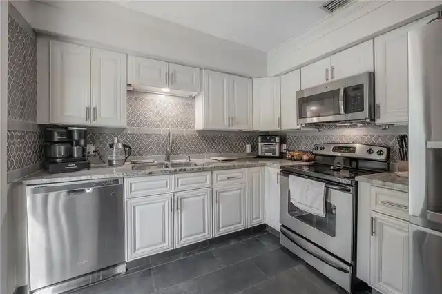 Listing Photo 7
