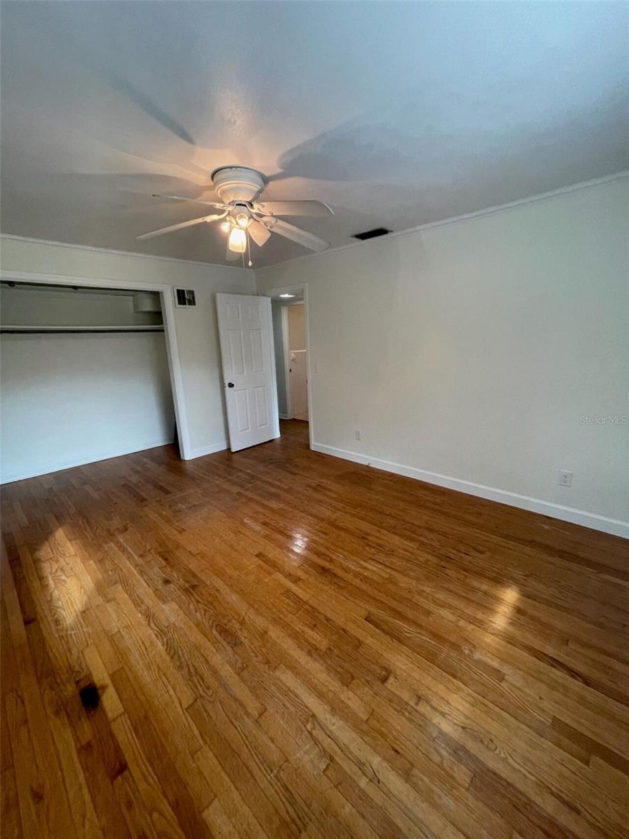 Listing Photo 10