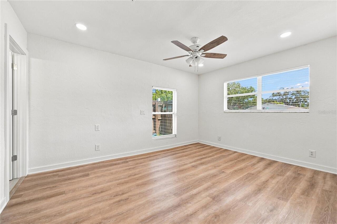 Listing Photo 14