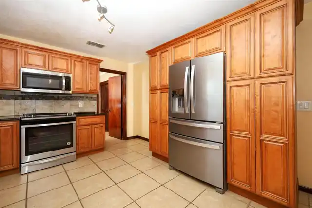Listing Photo 7