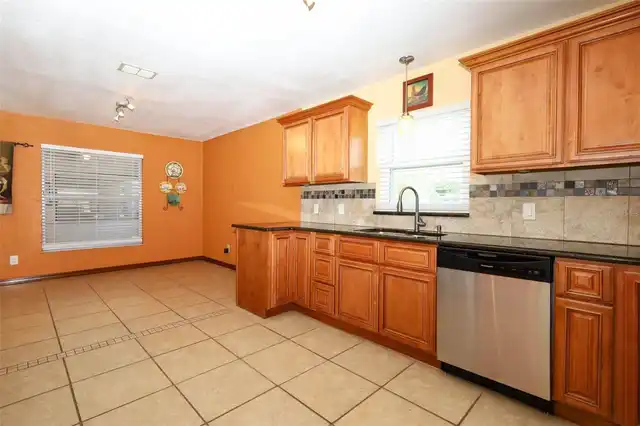 Listing Photo 16