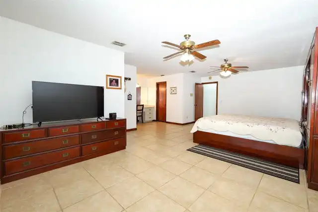 Listing Photo 25