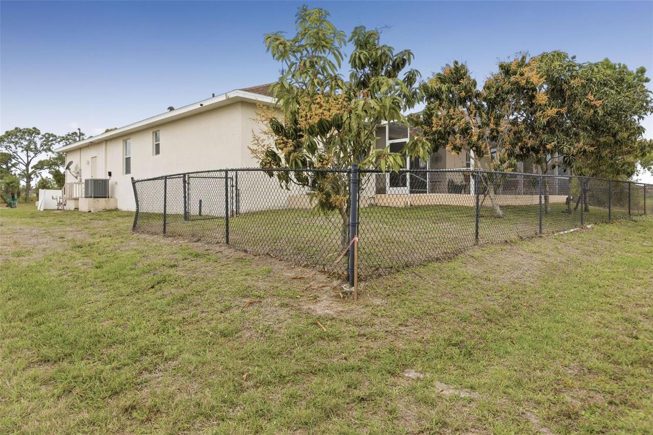 Listing Photo 10