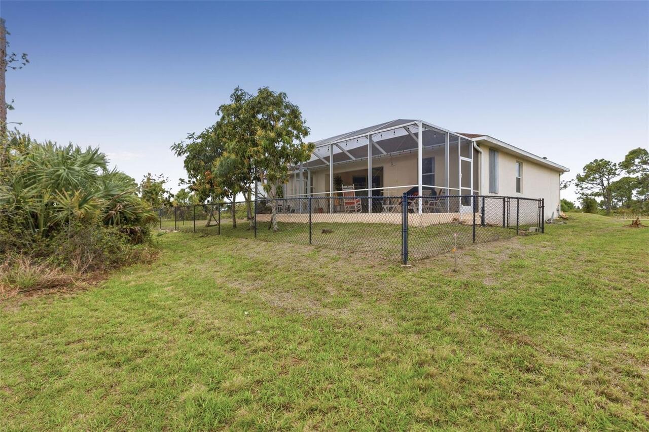 Listing Photo 12
