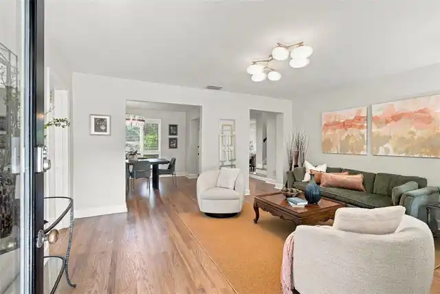 Listing Photo 10