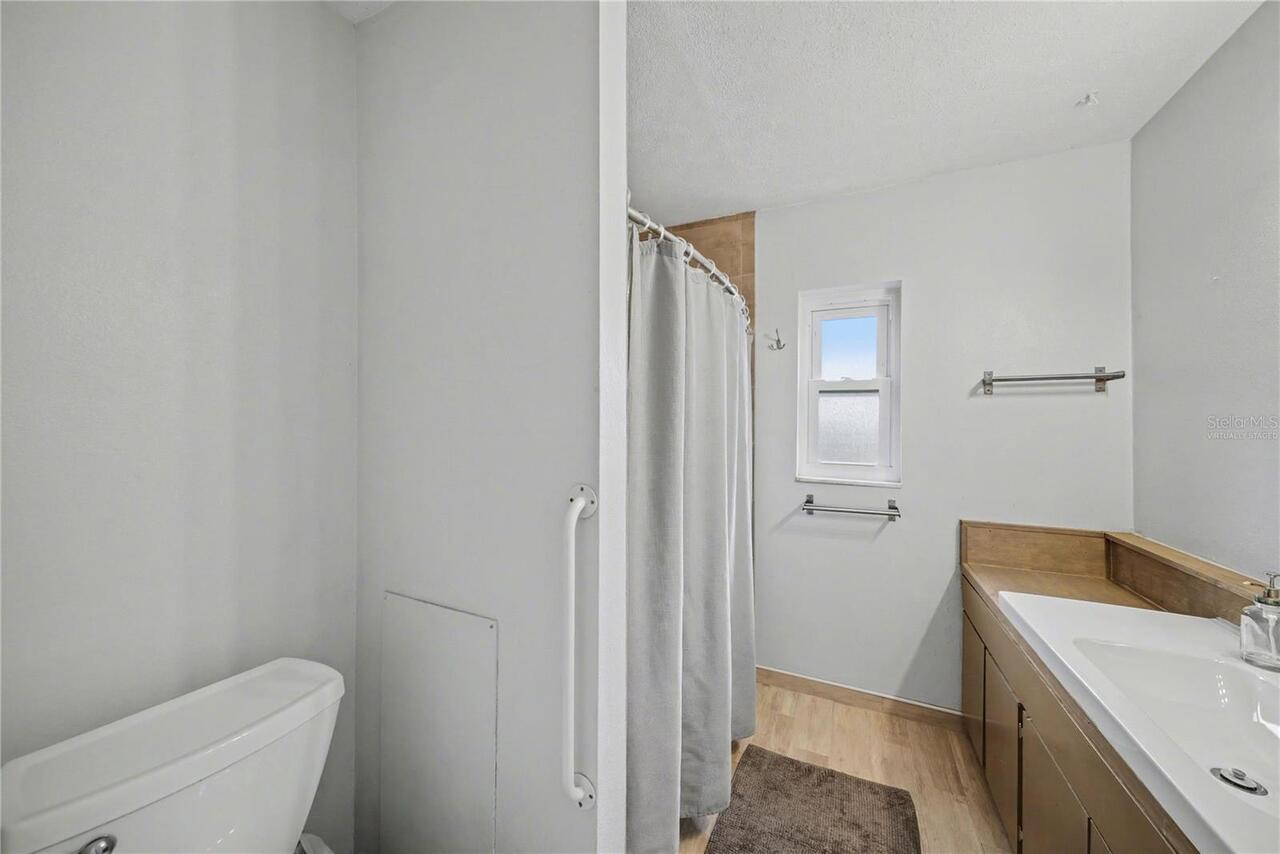 Listing Photo 10