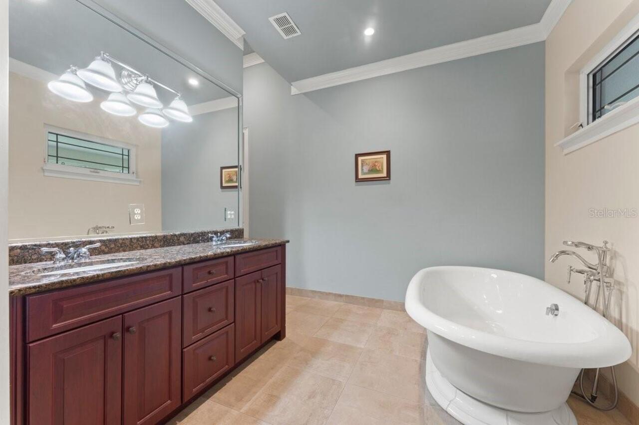 Listing Photo 19