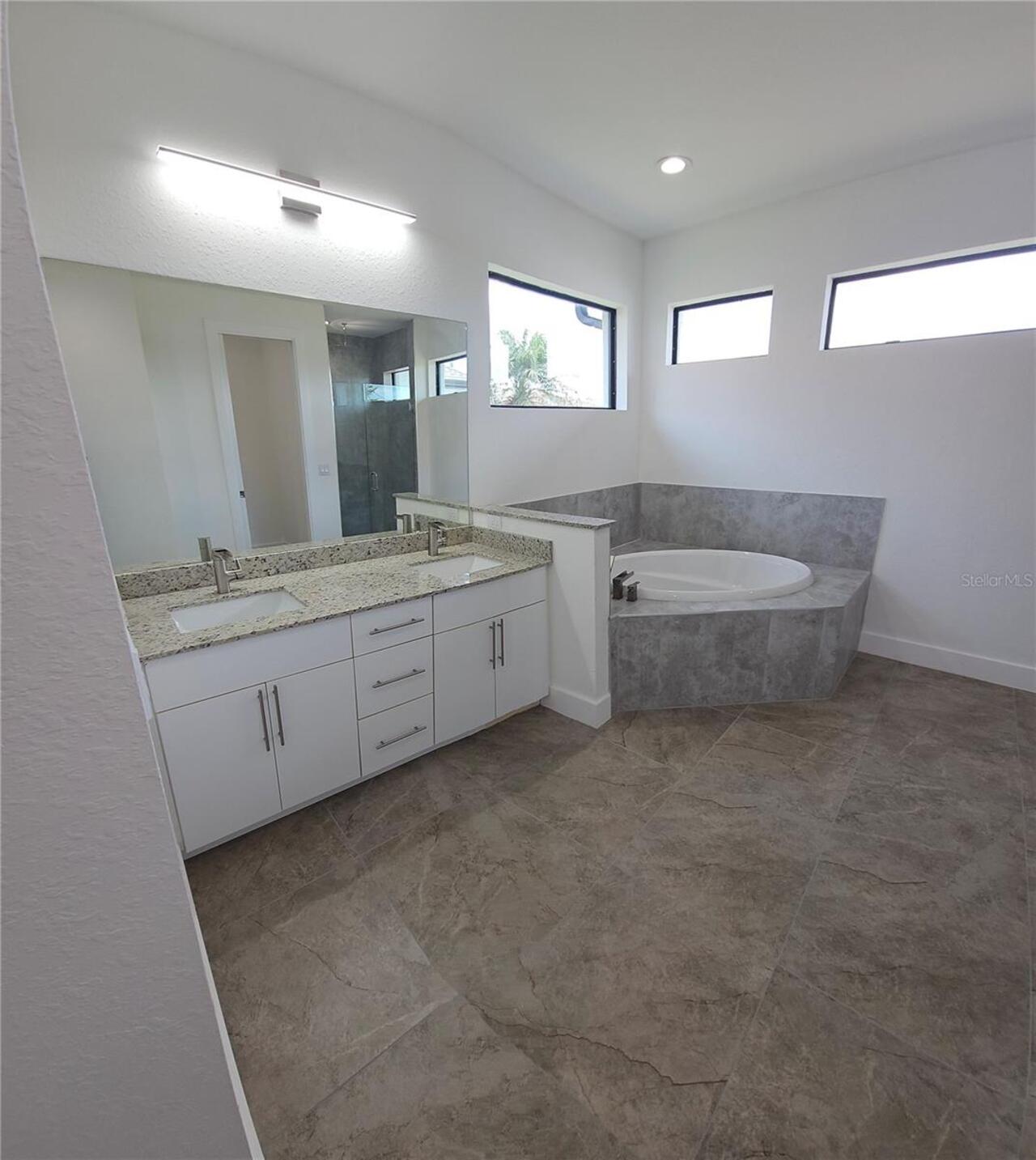 Listing Photo 33