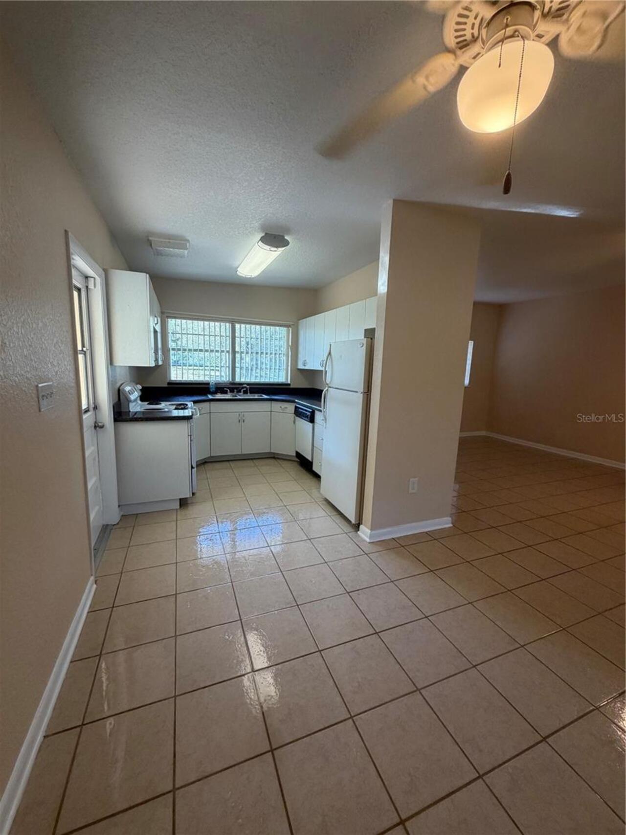Listing Photo 9
