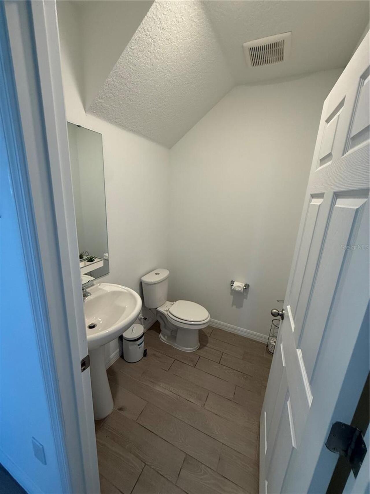 Listing Photo 10
