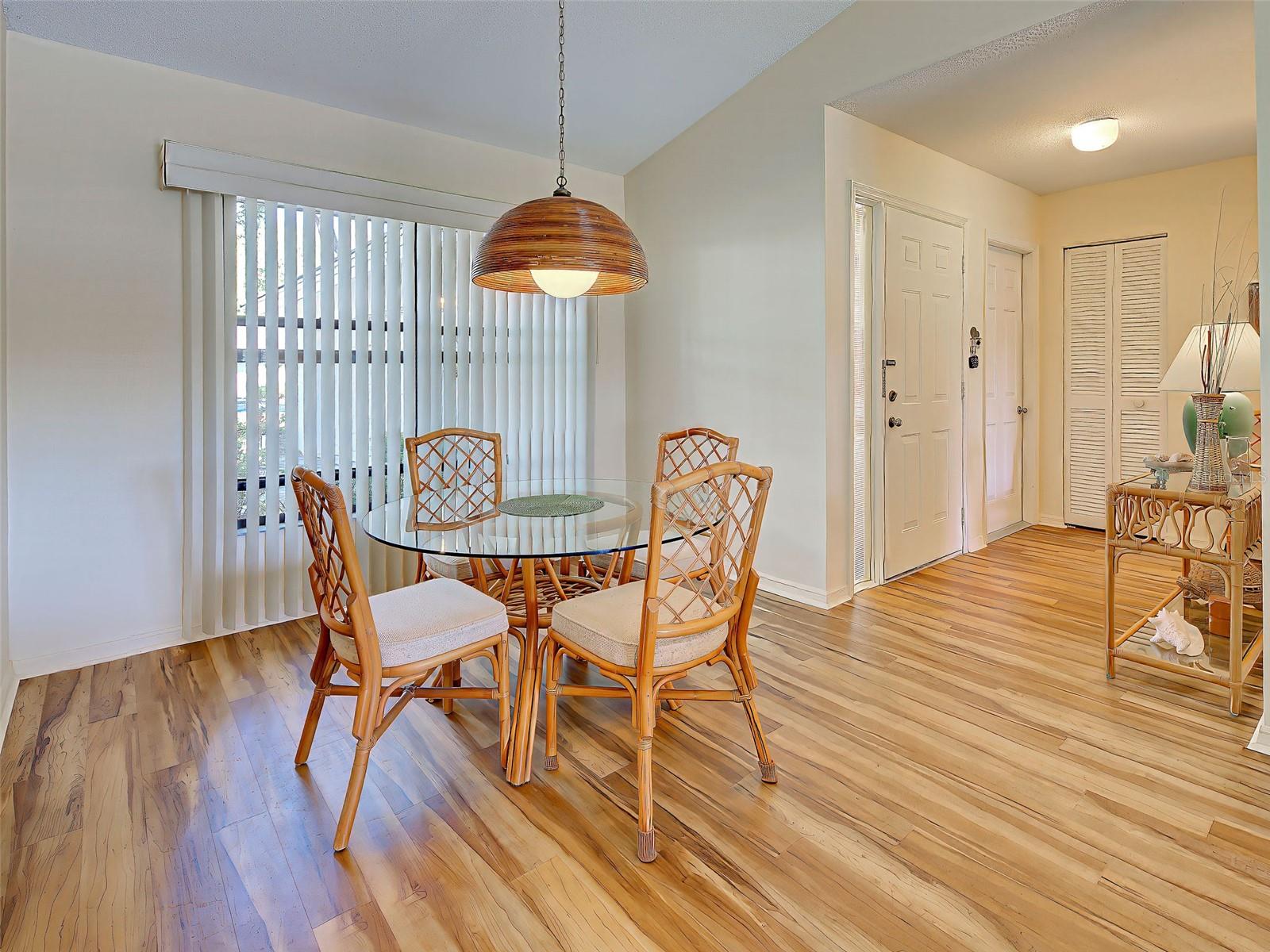 Listing Photo 12