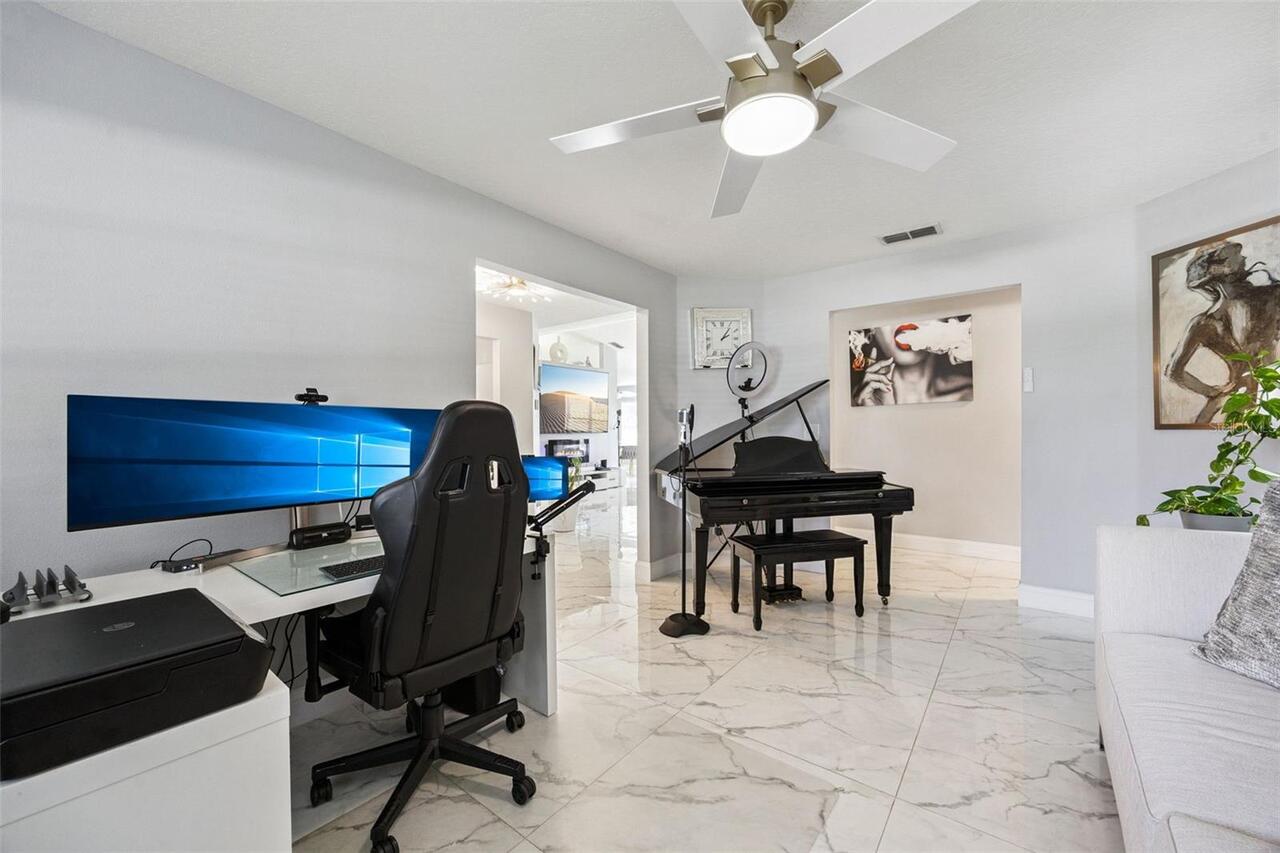 Listing Photo 12