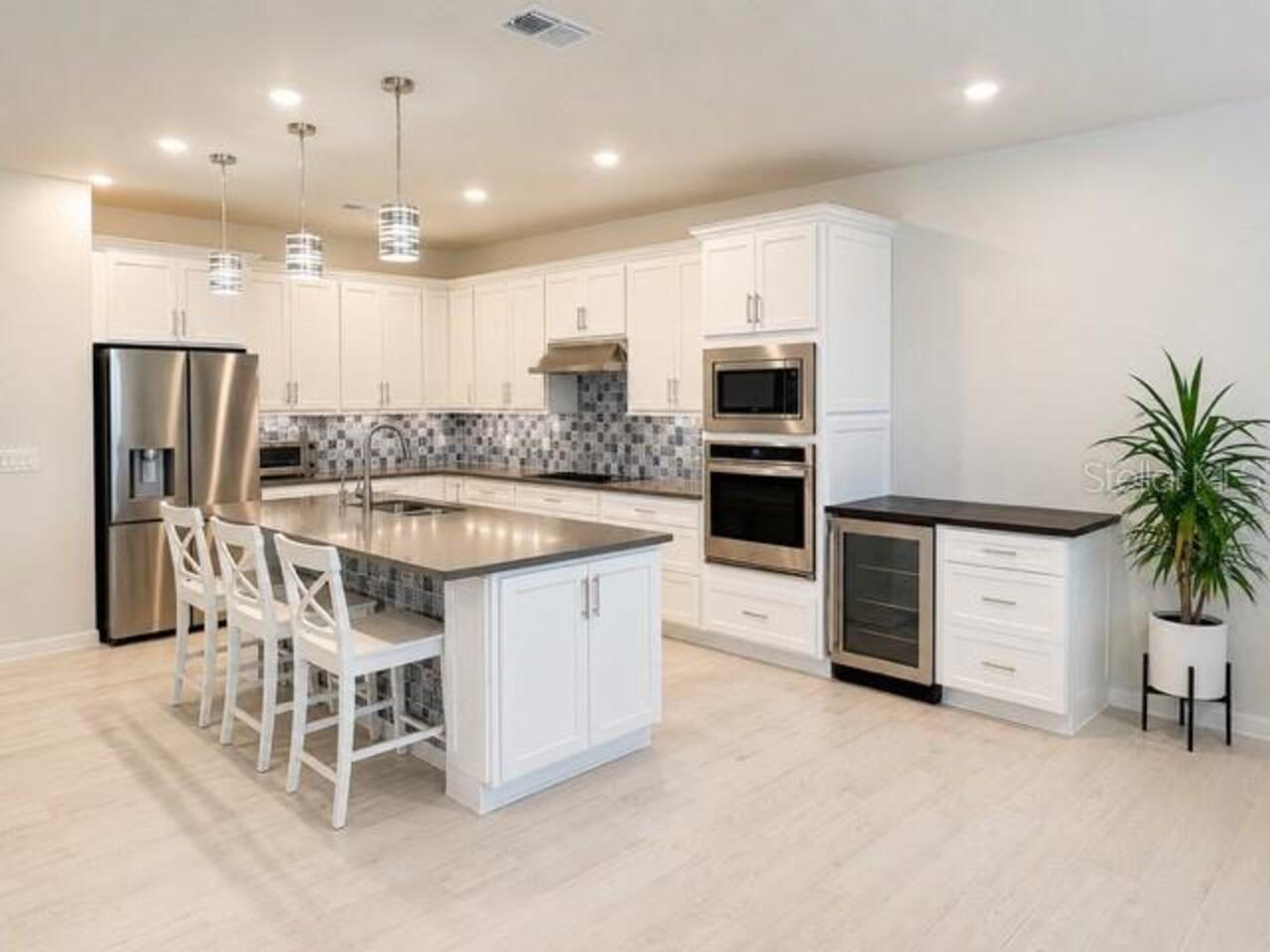 Listing Photo 10