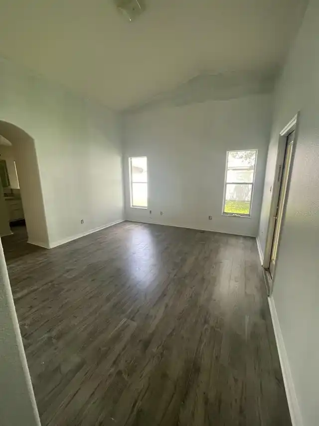 Listing Photo 9