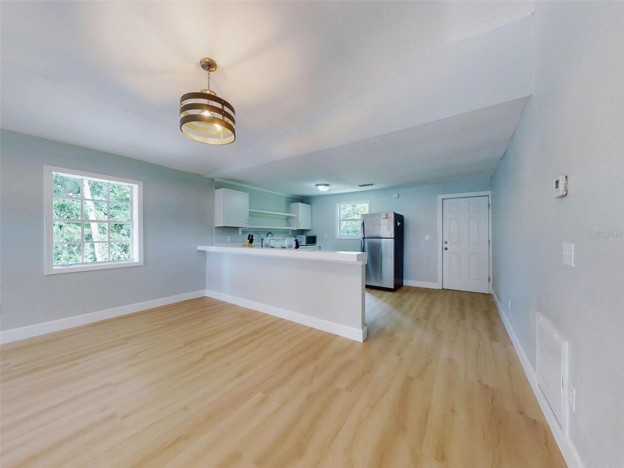 Listing Photo 9