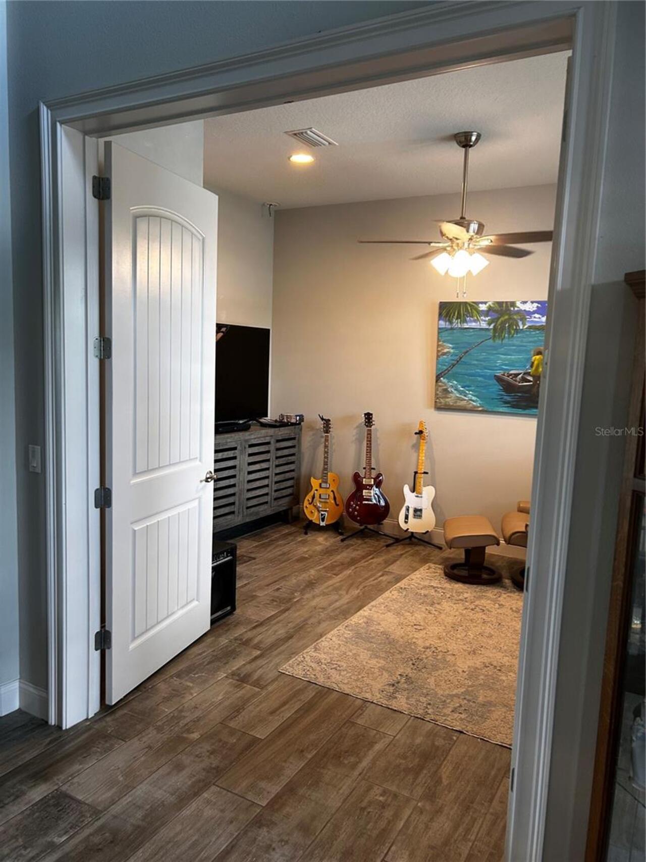 Listing Photo 12