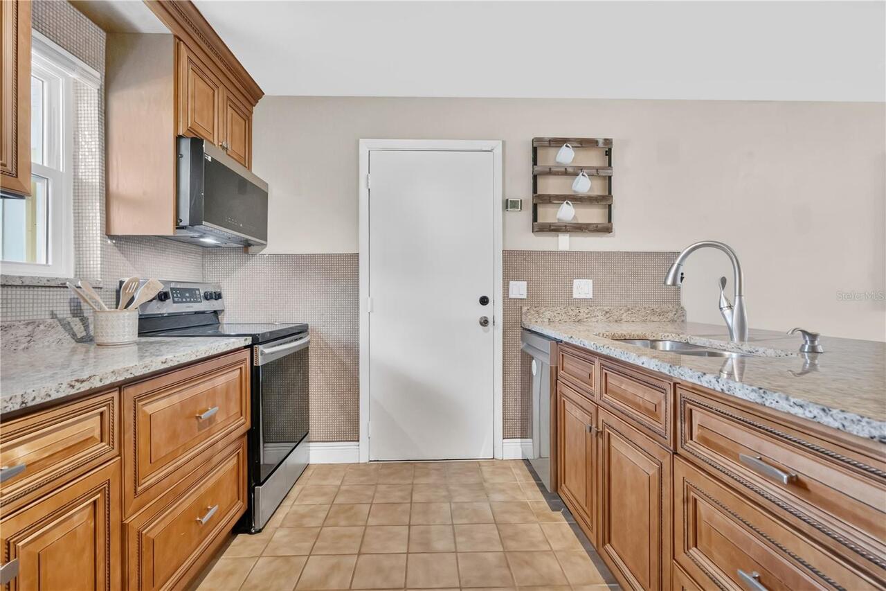 Listing Photo 16