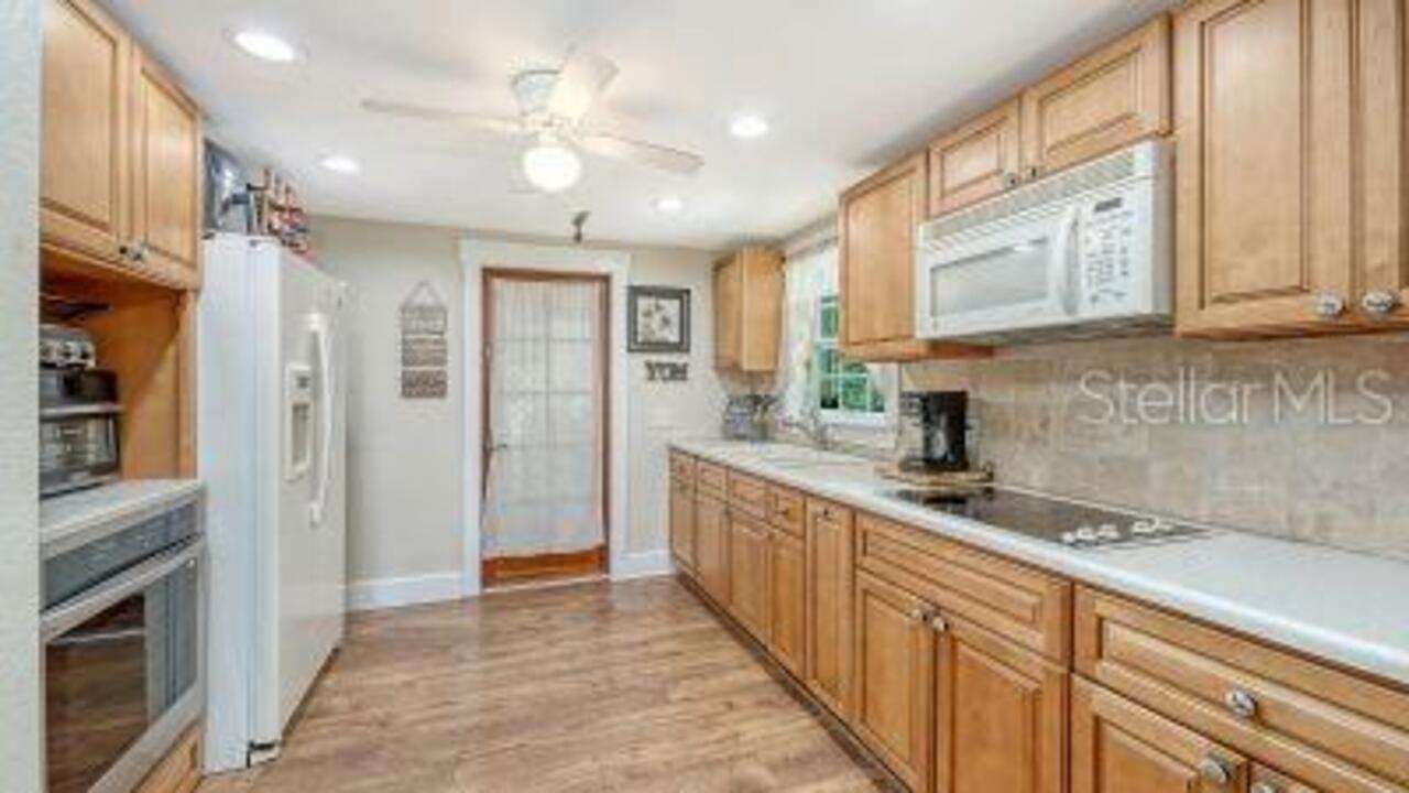 Listing Photo 14