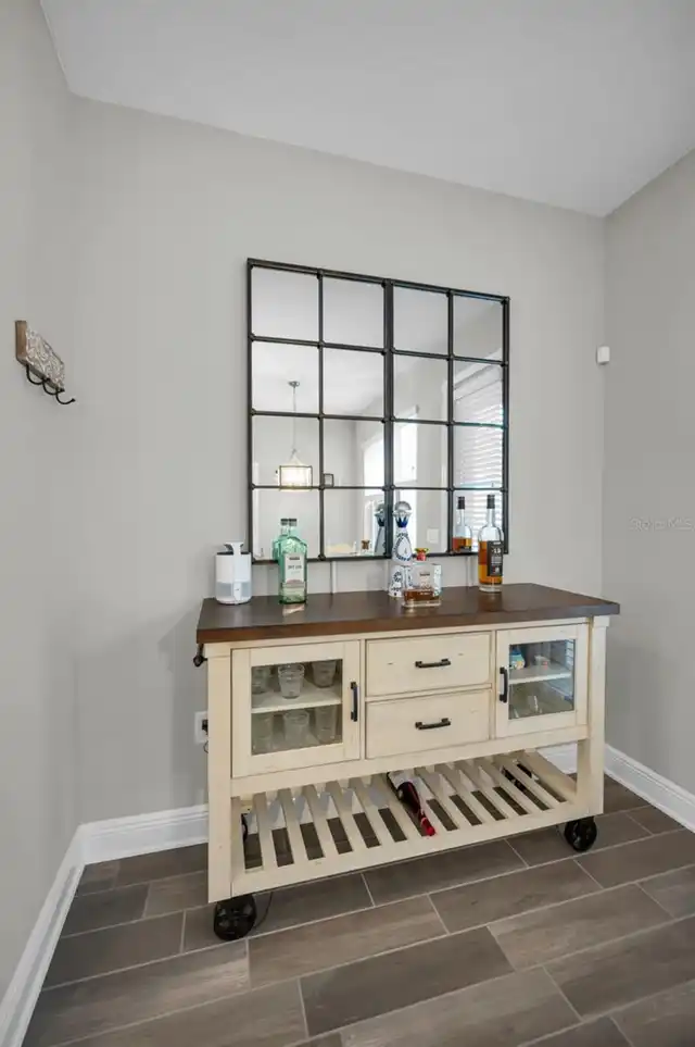 Listing Photo 9
