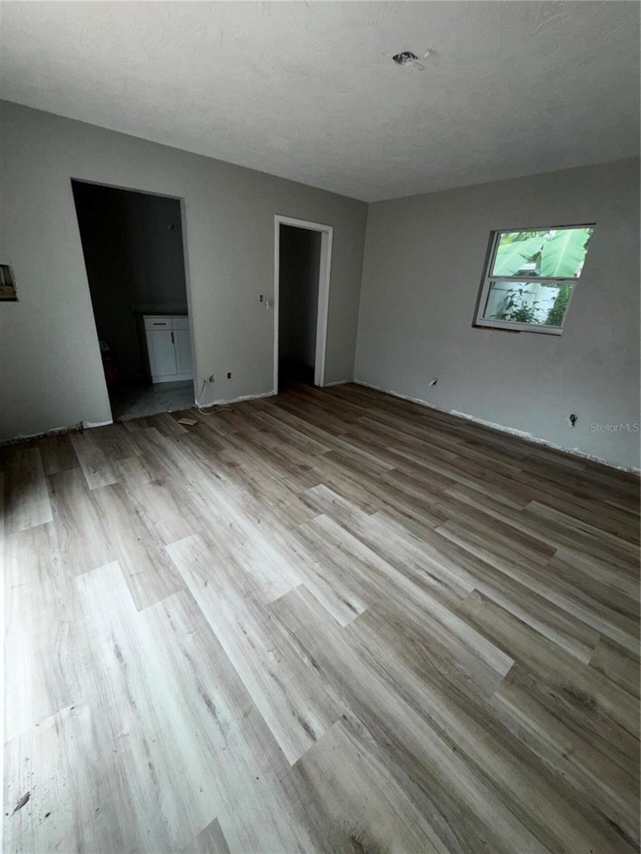 Listing Photo 9