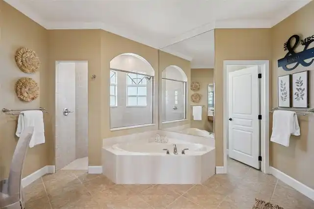 Listing Photo 10