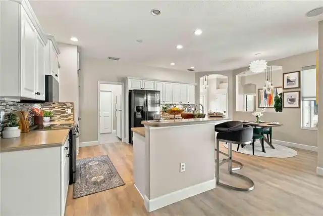Listing Photo 17