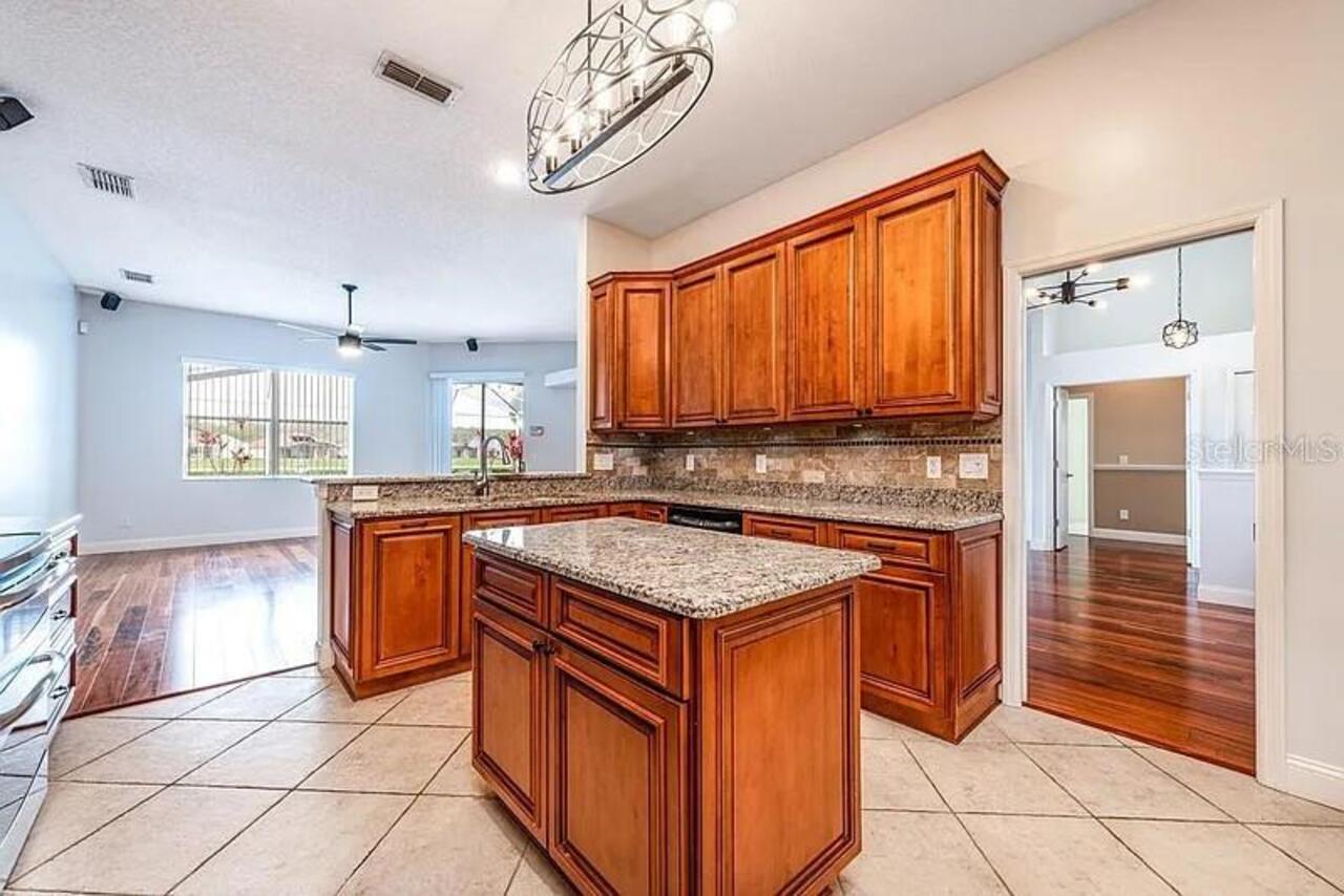 Listing Photo 19